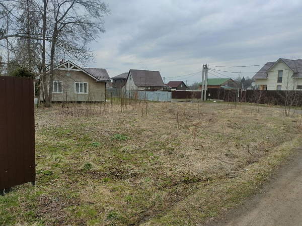 Московская область, Дмитровский район, с/о Кузяевский, п. Подосинки, ТСН «Дубровские зори», участок 122